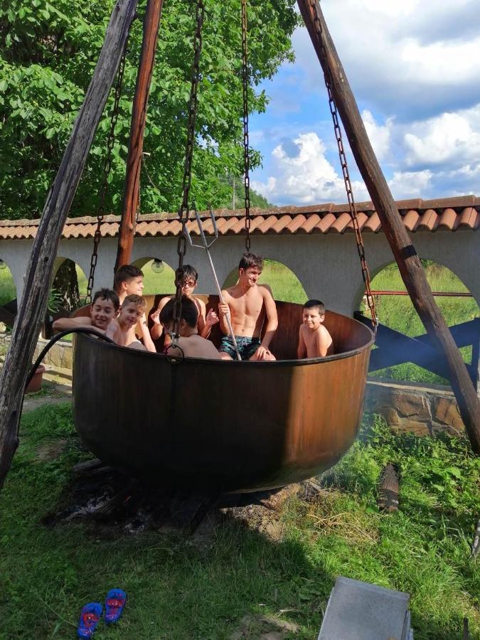 Family Hotel Virgin Ribarica Esterno foto
